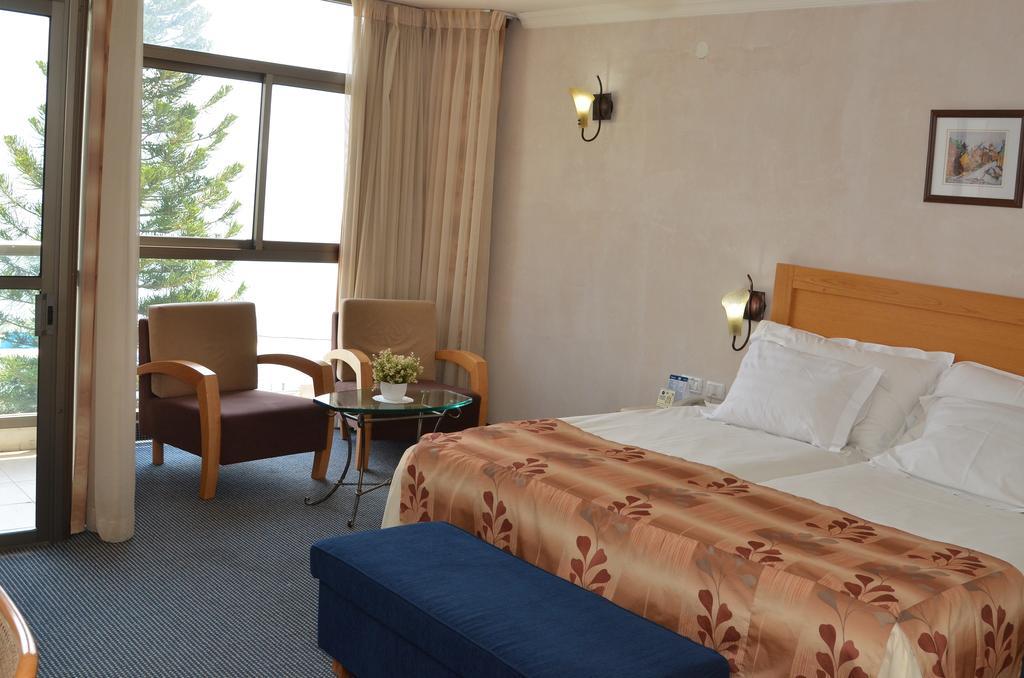 Ron Beach Hotel Tiberias Zimmer foto